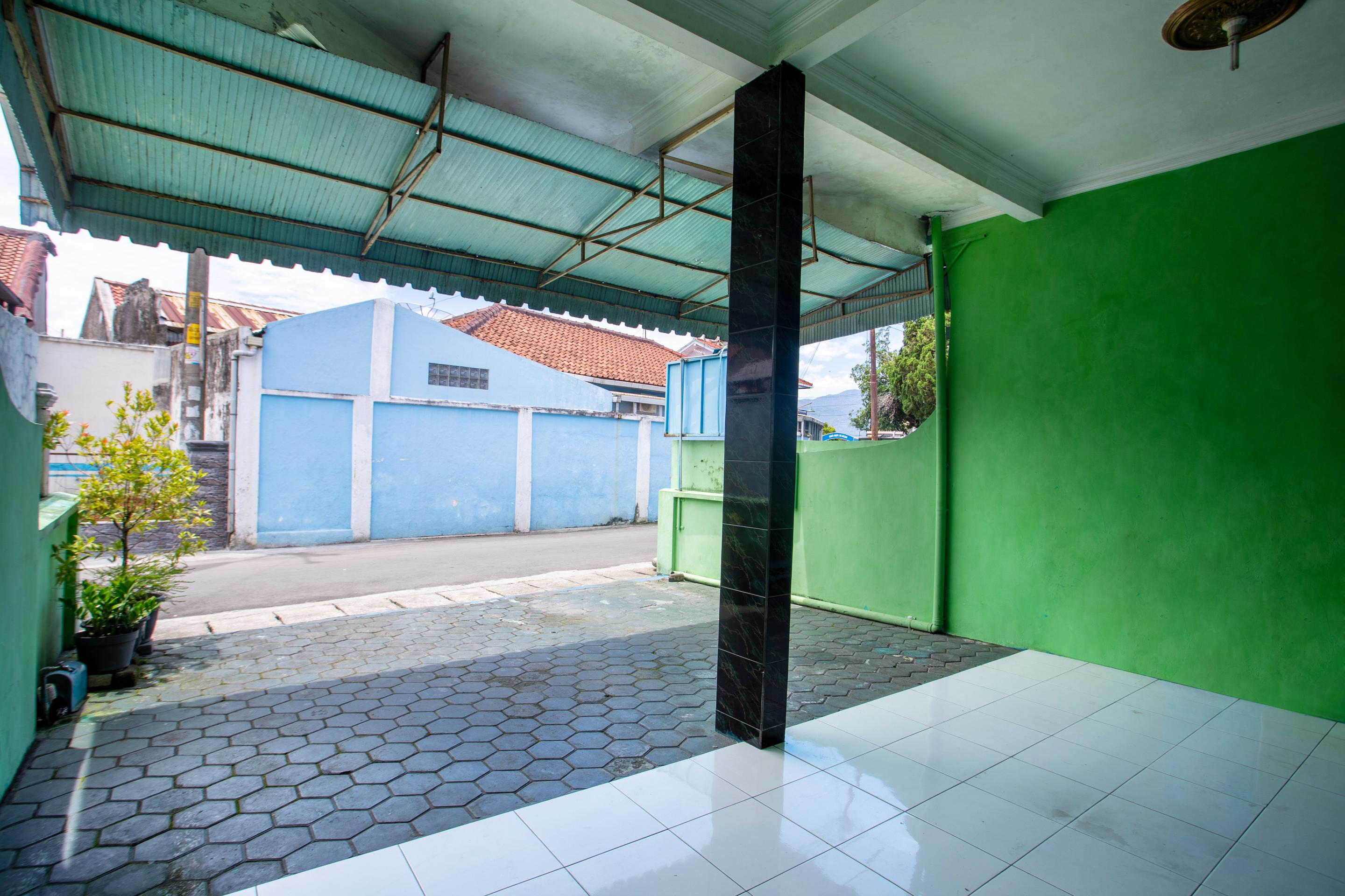 Spot On 2871 Hotel Budi Purwokerto Ngoại thất bức ảnh